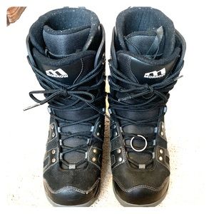 Sz 8 Men’s Morrow Black Snowboarding Boots